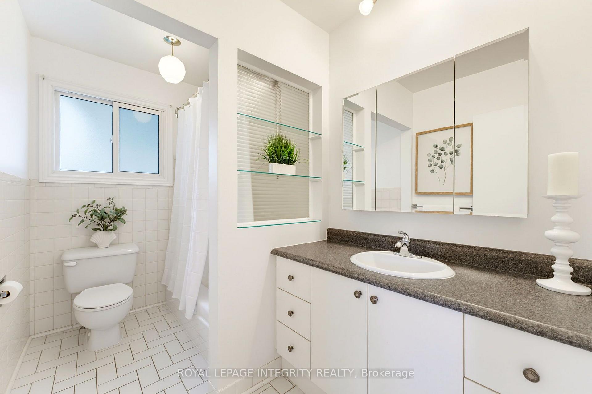 Photo 27 of 1840 Featherston Drive, Ottawa, Guildwood Estates - Urbandale Acres — HOMEH