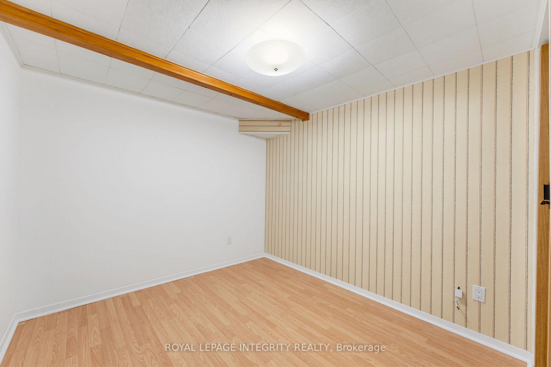 Photo 33 of 1840 Featherston Drive, Ottawa, Guildwood Estates - Urbandale Acres — HOMEH