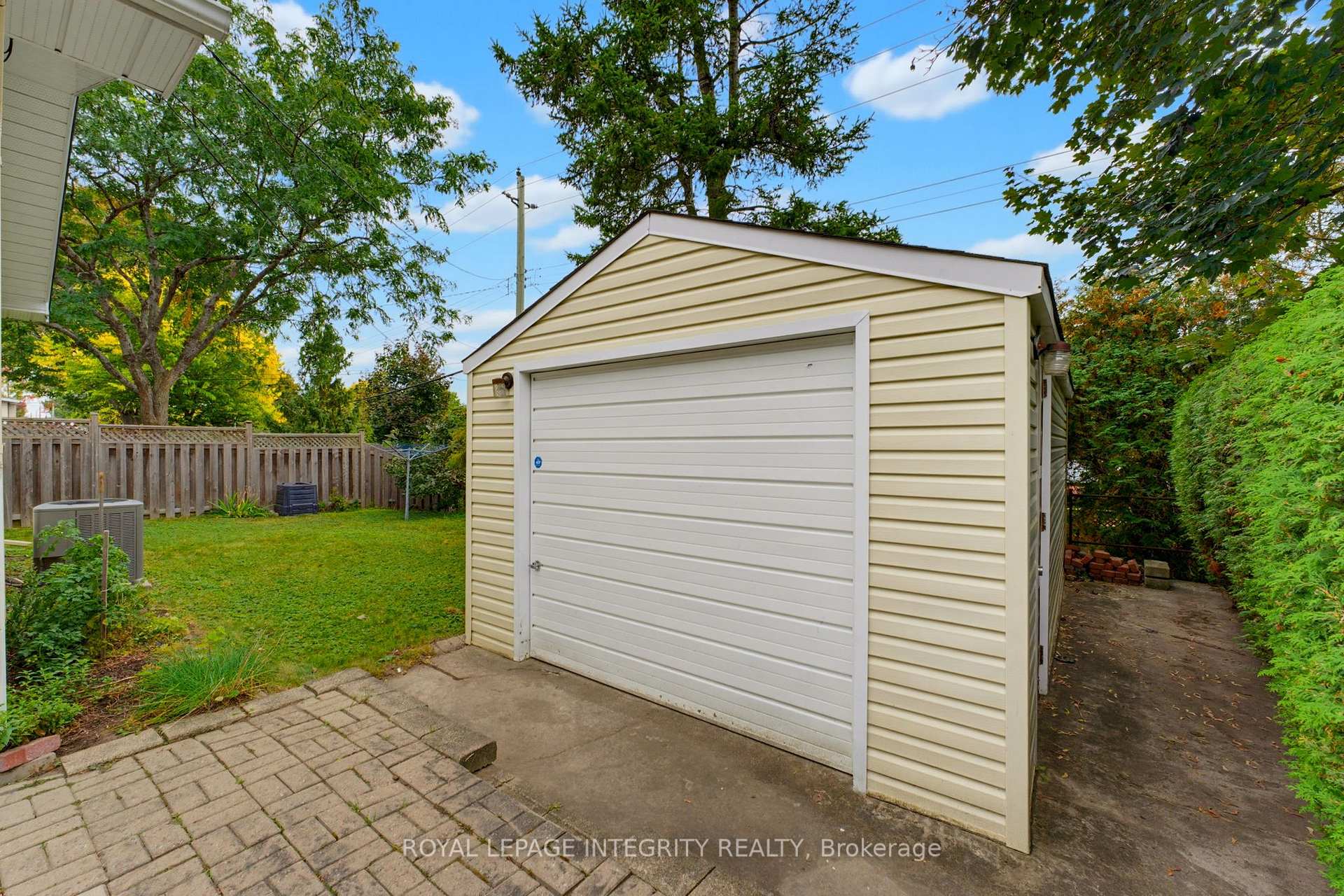 Photo 37 of 1840 Featherston Drive, Ottawa, Guildwood Estates - Urbandale Acres — HOMEH