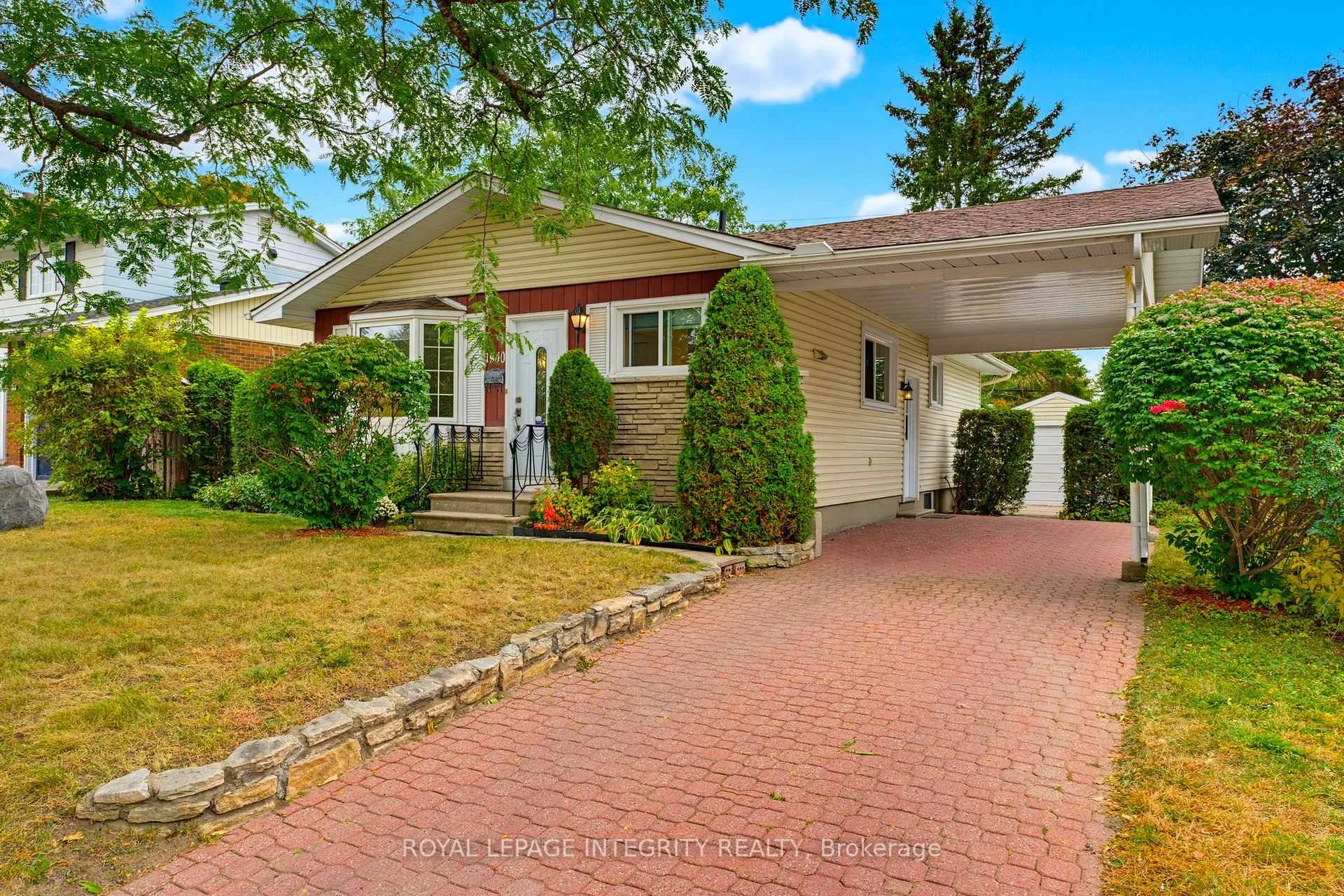Photo 4 of 1840 Featherston Drive, Ottawa, Guildwood Estates - Urbandale Acres — HOMEH