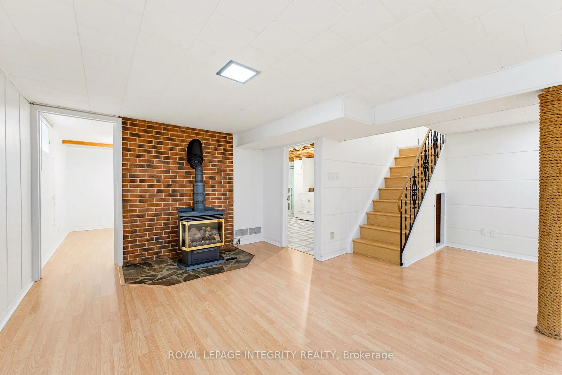 Photo 29 of 1840 Featherston Drive, Ottawa, Guildwood Estates - Urbandale Acres — HOMEH