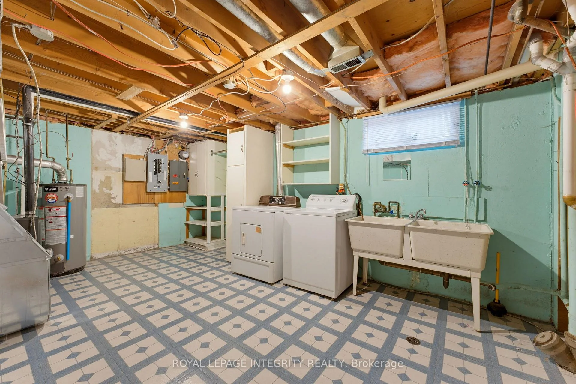 Photo 36 of 1840 Featherston Drive, Ottawa, Guildwood Estates - Urbandale Acres — HOMEH