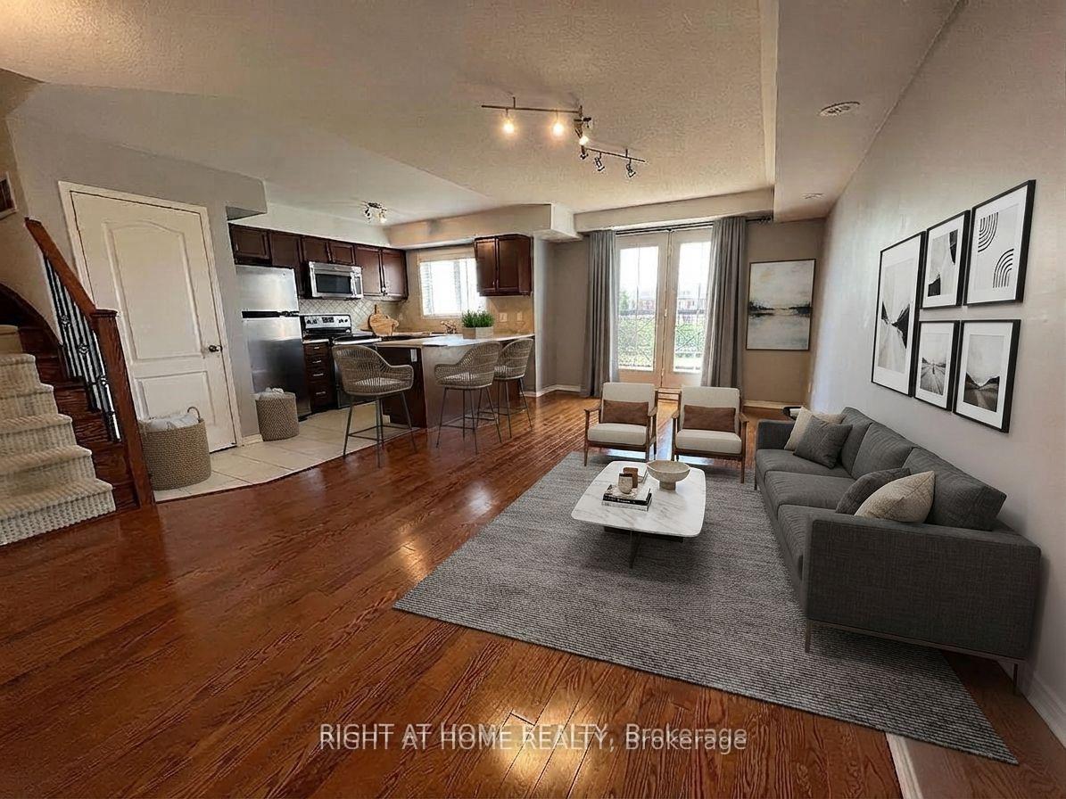 Photo 3 of Unit 10, 35 Hays Boulevard, Oakville, River Oaks — HOMEH