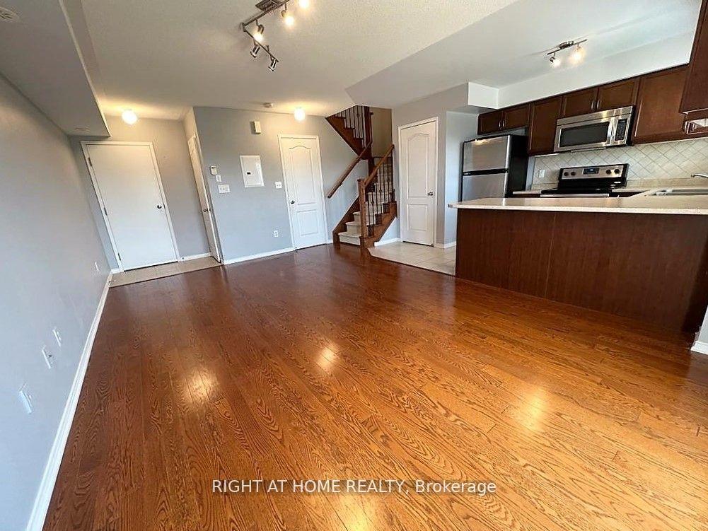 Photo 9 of Unit 10, 35 Hays Boulevard, Oakville, River Oaks — HOMEH
