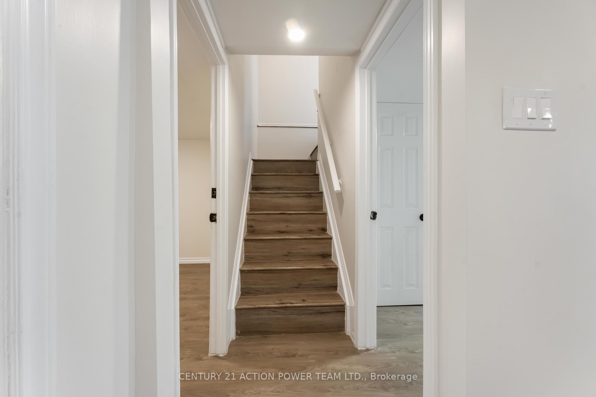 Photo 4 of Unit B, 1493 Mariette Street, Ottawa, Bilberry Creek/Queenswood Heights — HOMEH