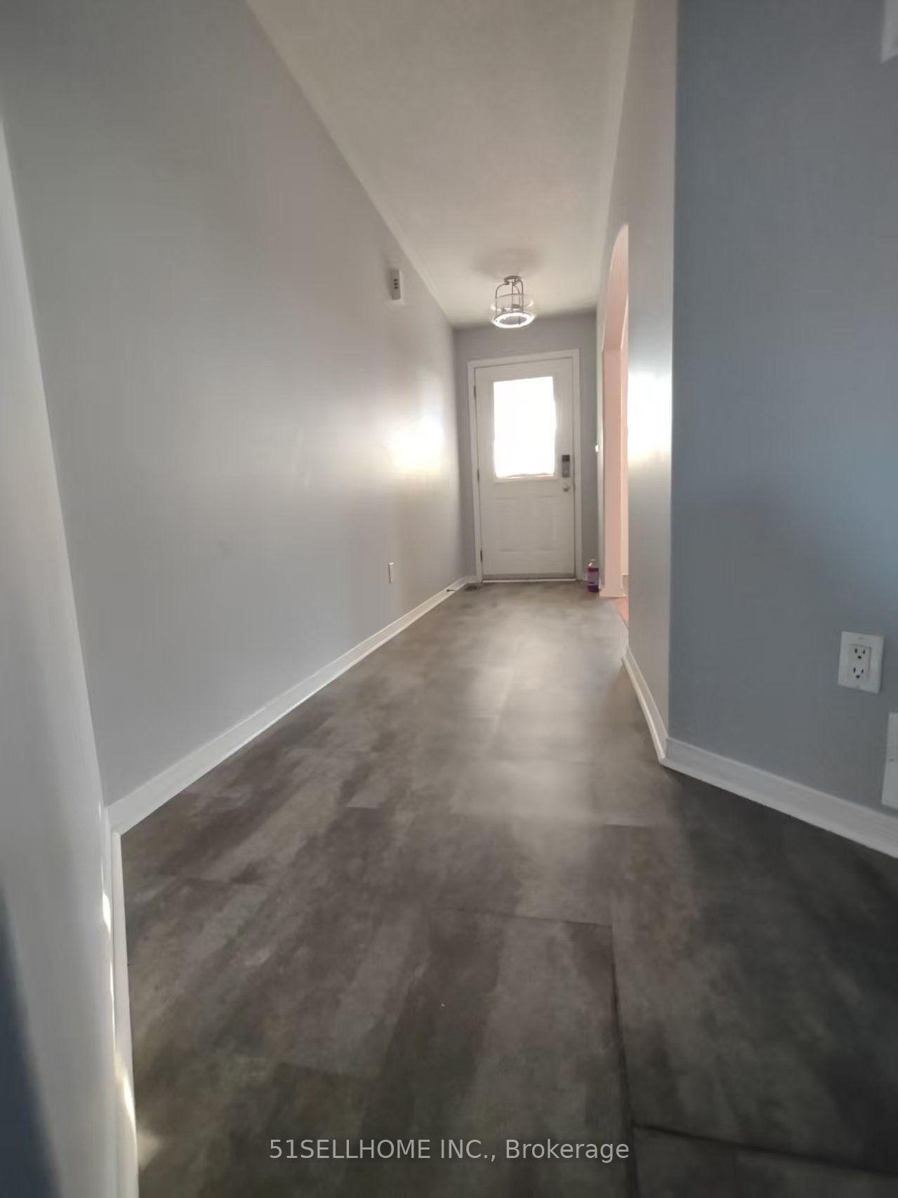 Photo 2 of 1460 Birchwood Drive, Kingston, City Northwest — HOMEH