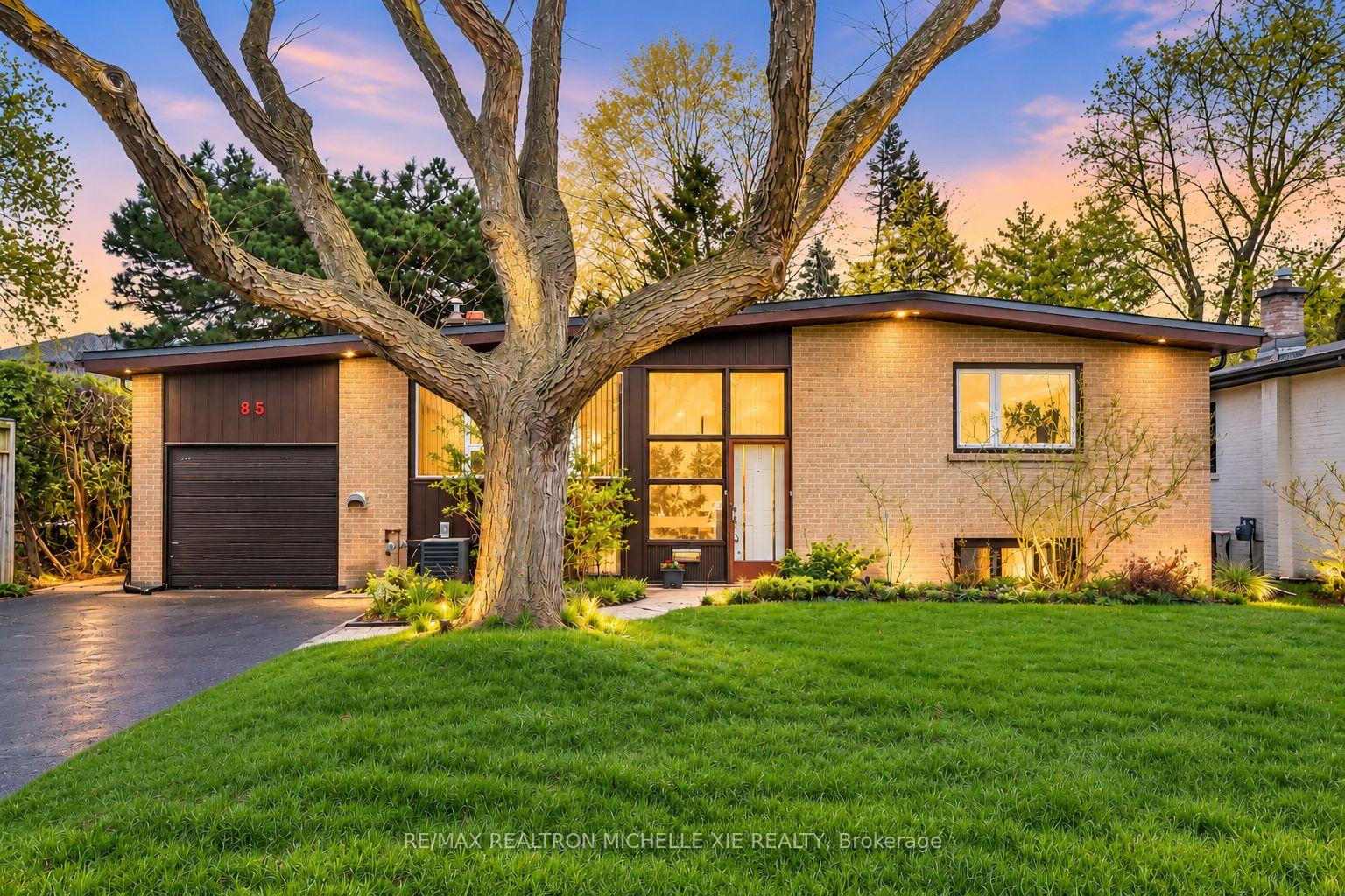 Photo 1 of 85 Three Valleys Drive, North York, Parkwoods-Donalda — HOMEH