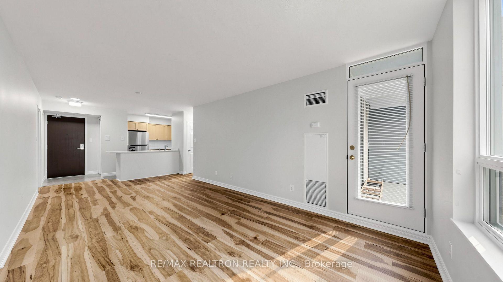 Photo 6 of Unit 207, 28 Empress Avenue, North York, Willowdale East — HOMEH