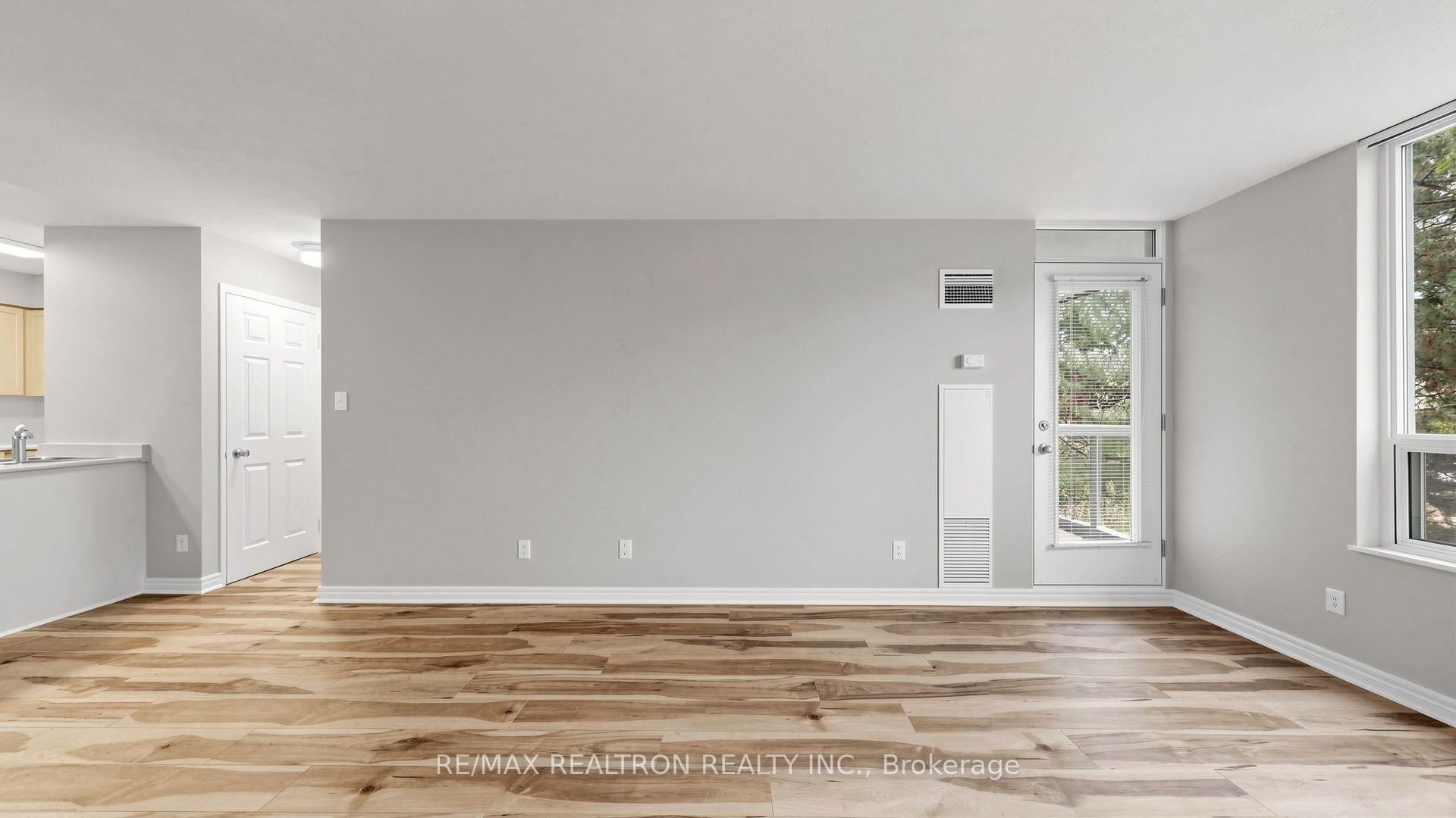 Photo 7 of Unit 207, 28 Empress Avenue, North York, Willowdale East — HOMEH
