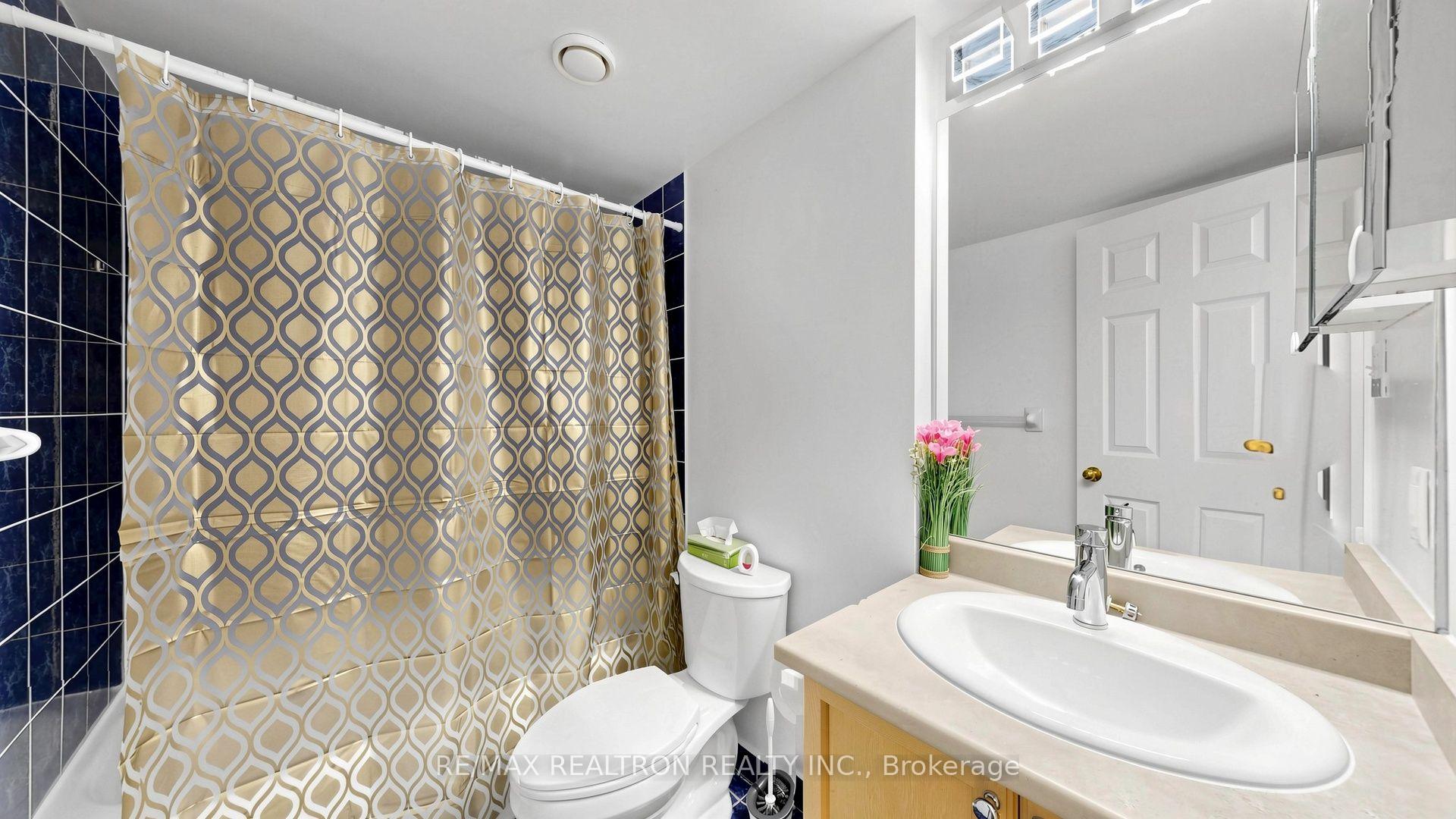 Photo 11 of Unit 207, 28 Empress Avenue, North York, Willowdale East — HOMEH