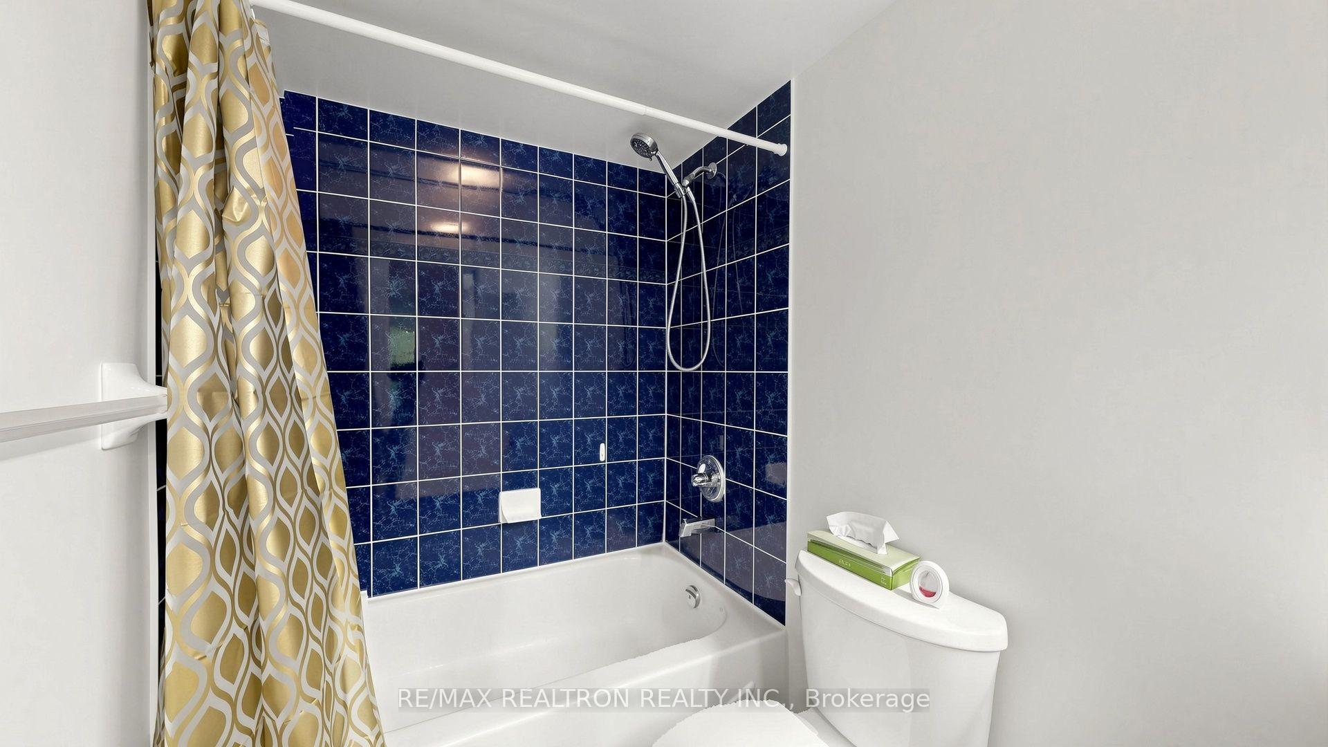 Photo 13 of Unit 207, 28 Empress Avenue, North York, Willowdale East — HOMEH