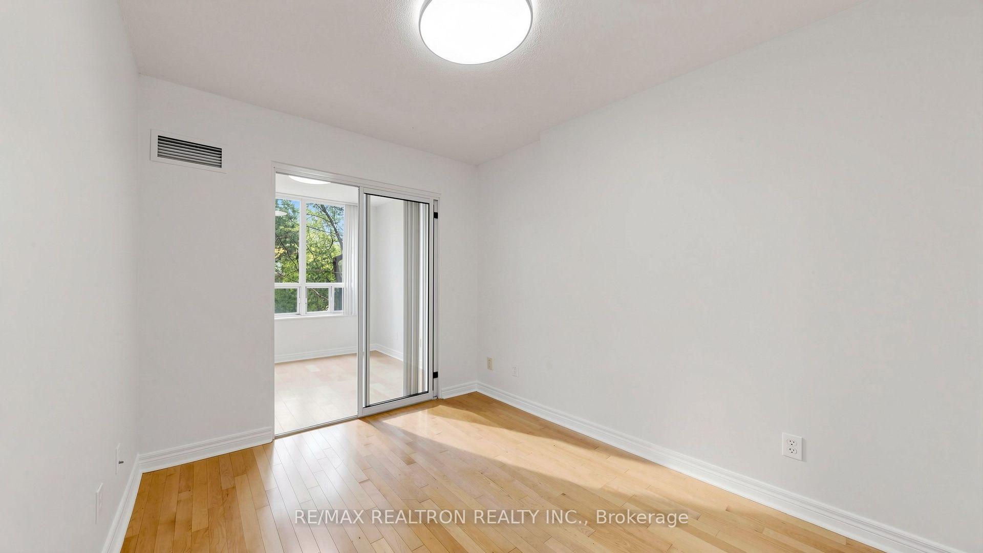 Photo 14 of Unit 207, 28 Empress Avenue, North York, Willowdale East — HOMEH