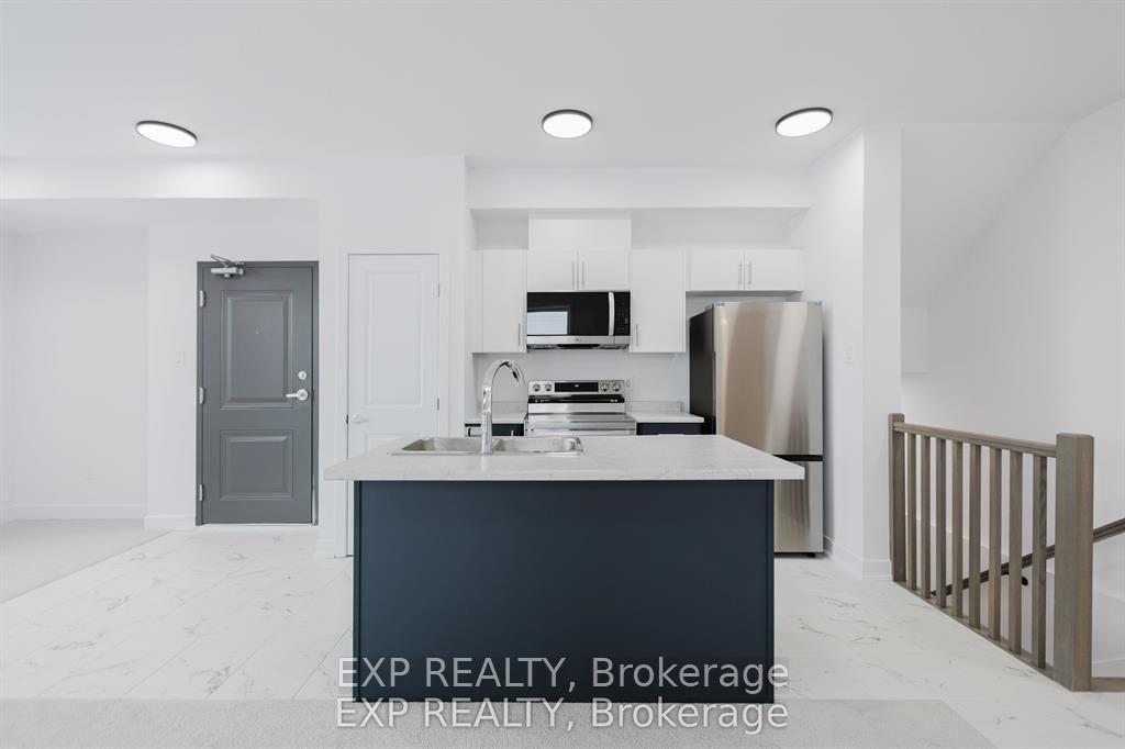Photo 11 of 201 Silhouette Private, Ottawa, Barrhaven - Cedargrove/Fraserdale — HOMEH