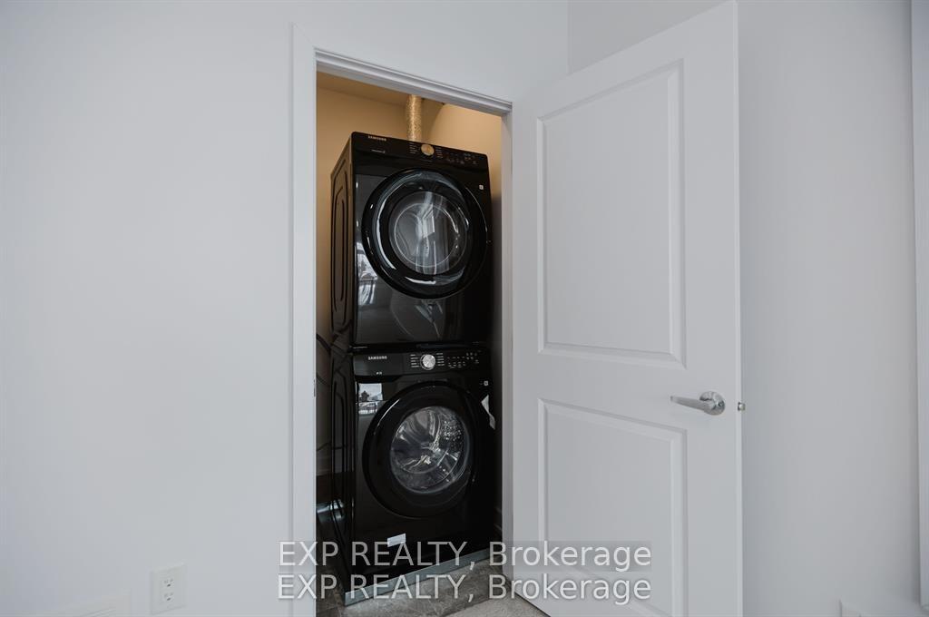 Photo 13 of 201 Silhouette Private, Ottawa, Barrhaven - Cedargrove/Fraserdale — HOMEH