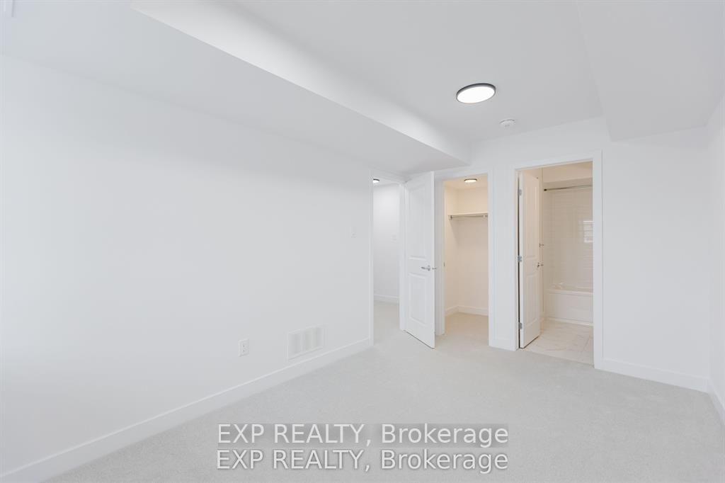 Photo 17 of 201 Silhouette Private, Ottawa, Barrhaven - Cedargrove/Fraserdale — HOMEH
