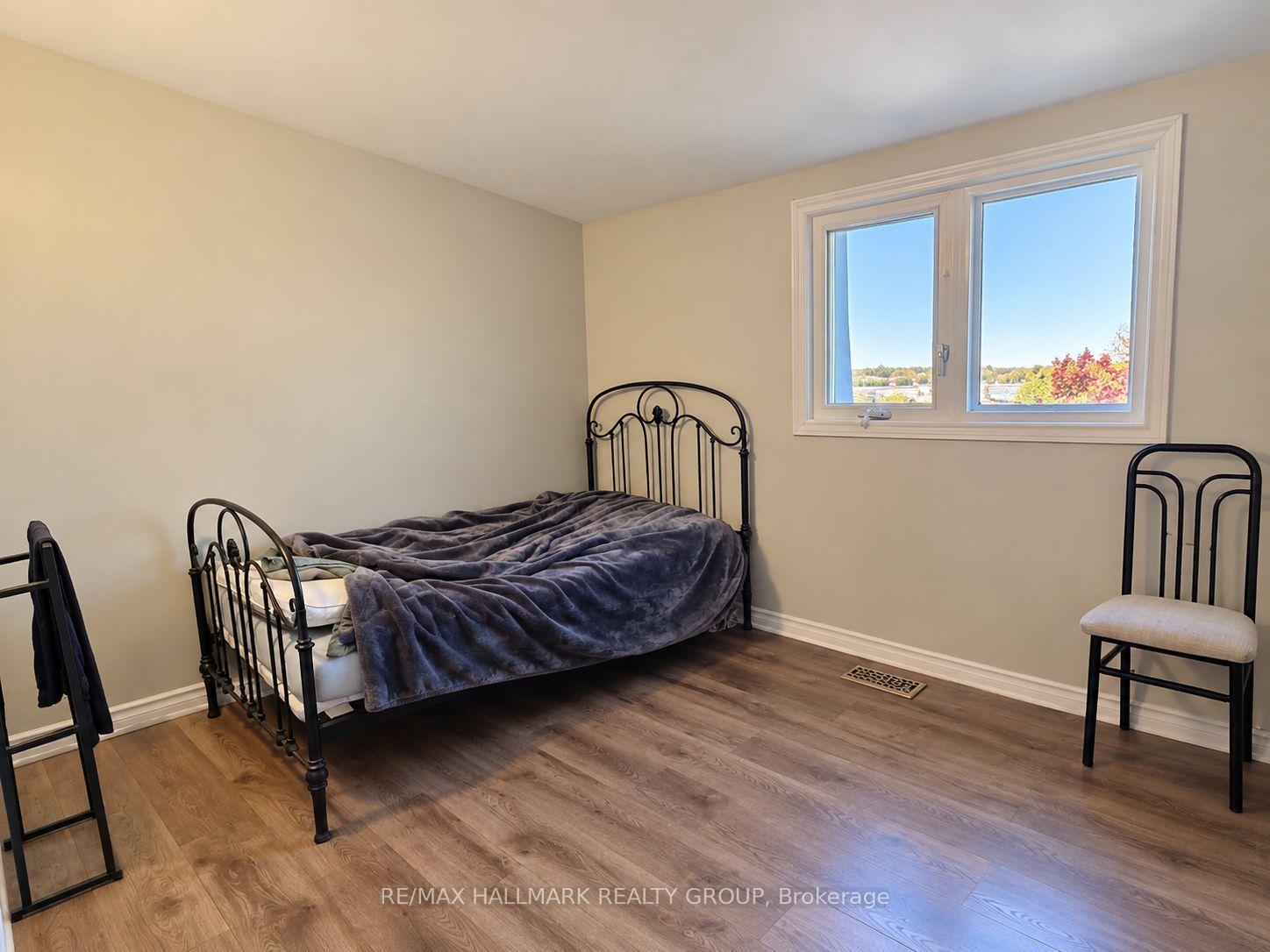 Photo 11 of 3674 St. Joseph Boulevard, Ottawa, Fallingbrook/Ridgemount — HOMEH