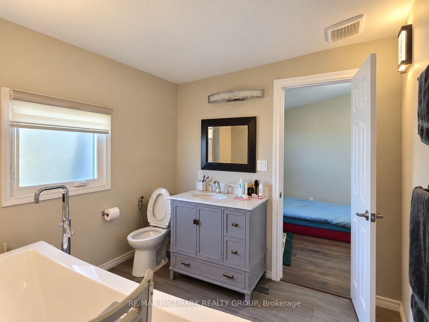 Photo 12 of 3674 St. Joseph Boulevard, Ottawa, Fallingbrook/Ridgemount — HOMEH