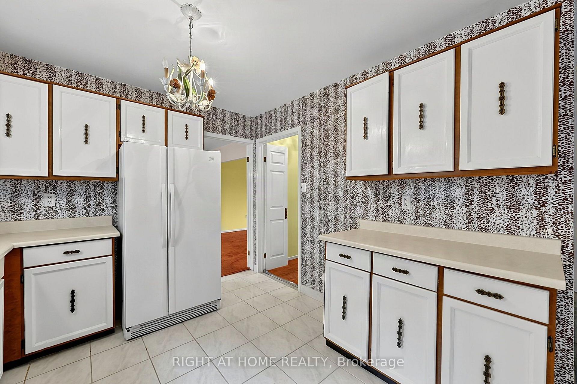 Photo 12 of 50 Mayvern Crescent, Richmond Hill, North Richvale — HOMEH