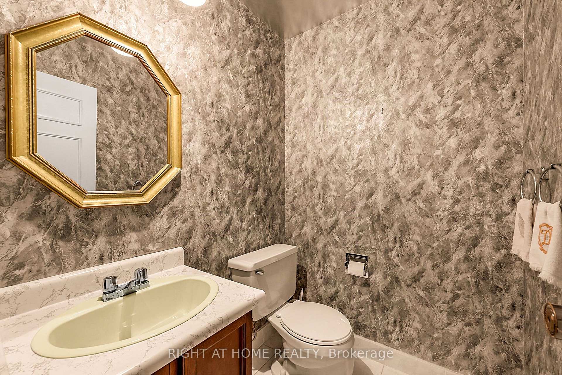Photo 23 of 50 Mayvern Crescent, Richmond Hill, North Richvale — HOMEH