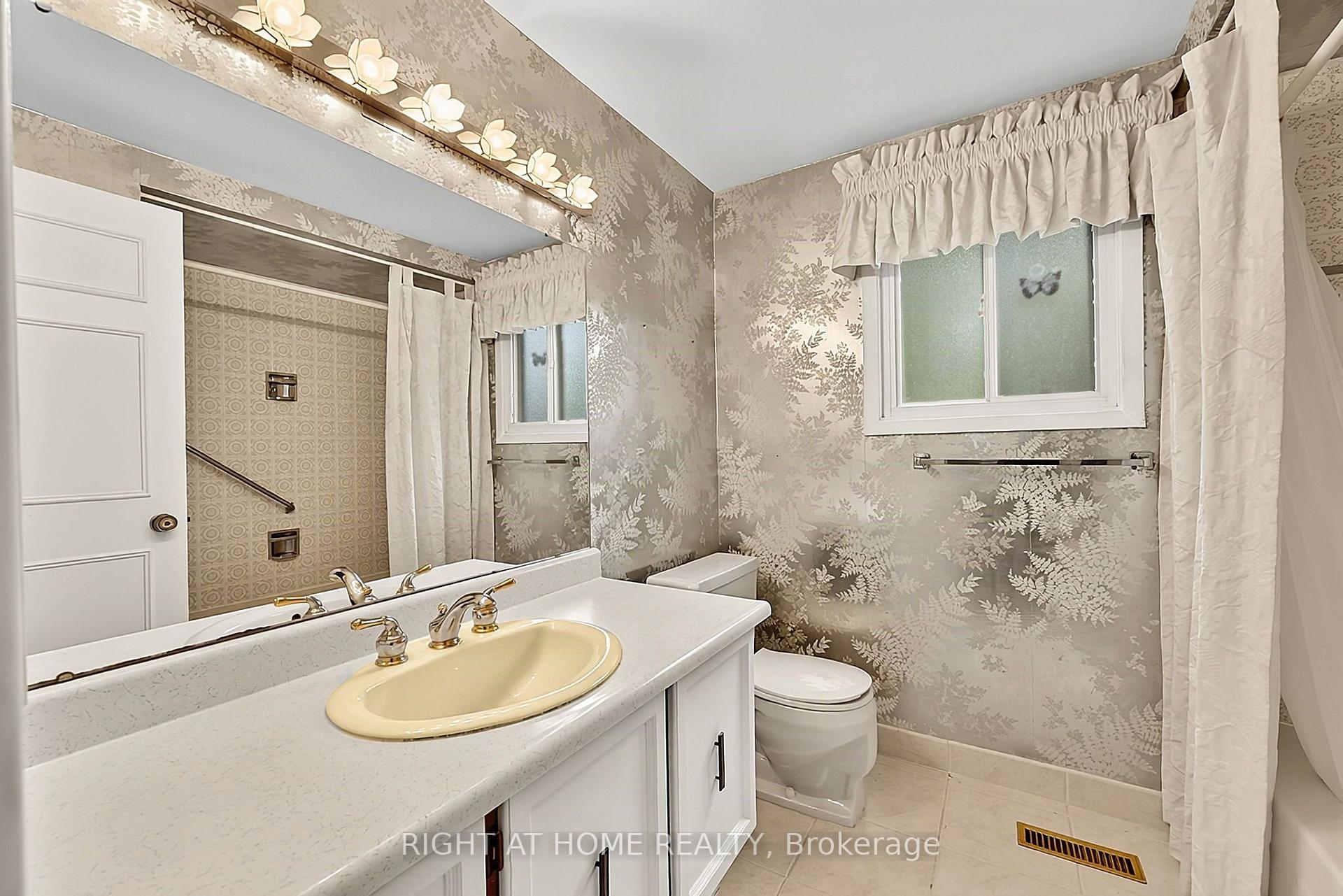 Photo 29 of 50 Mayvern Crescent, Richmond Hill, North Richvale — HOMEH