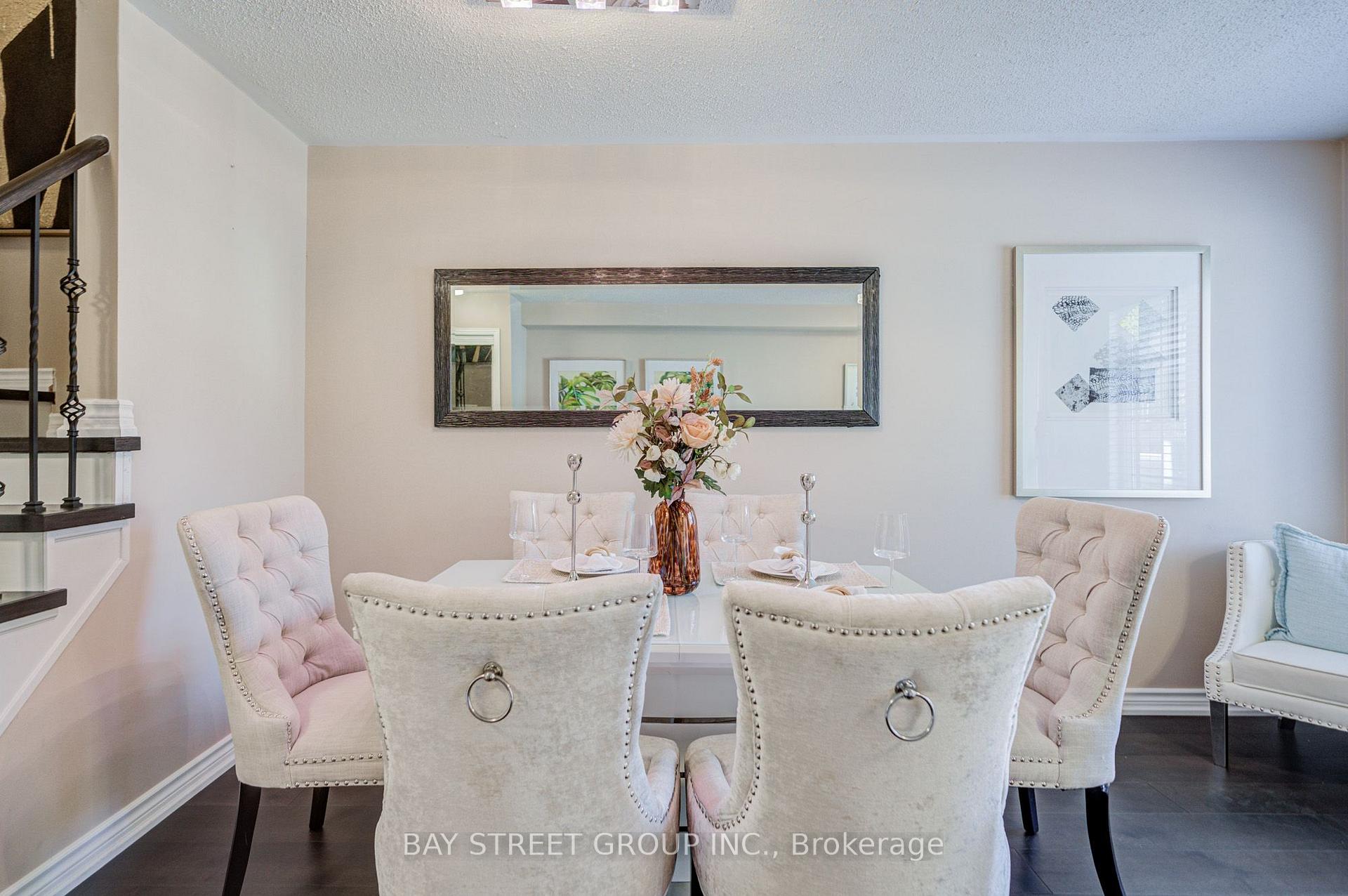Photo 6 of 25 Waterton Crescent, Richmond Hill, Langstaff — HOMEH
