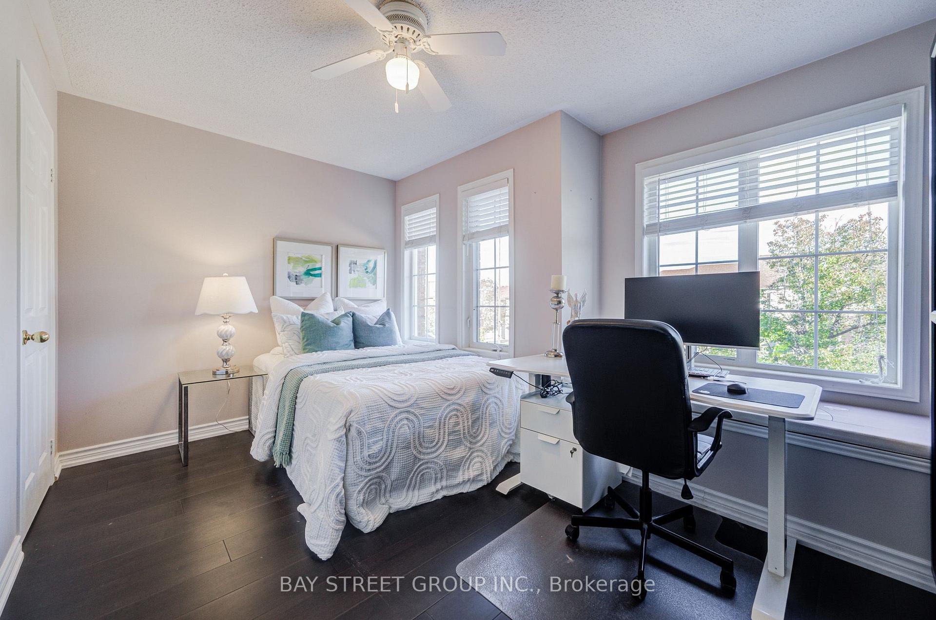 Photo 23 of 25 Waterton Crescent, Richmond Hill, Langstaff — HOMEH