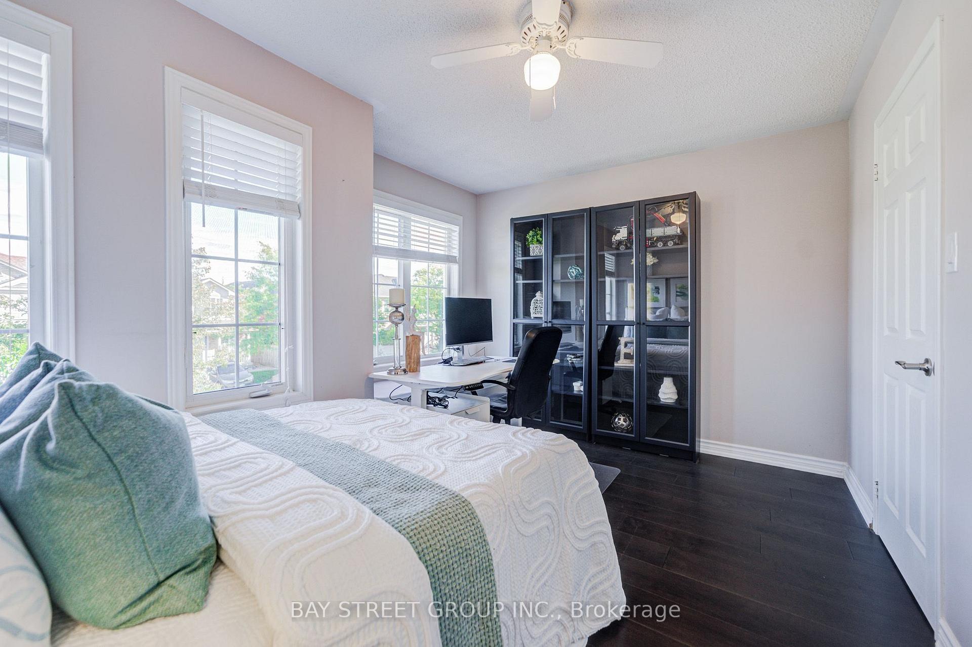 Photo 24 of 25 Waterton Crescent, Richmond Hill, Langstaff — HOMEH