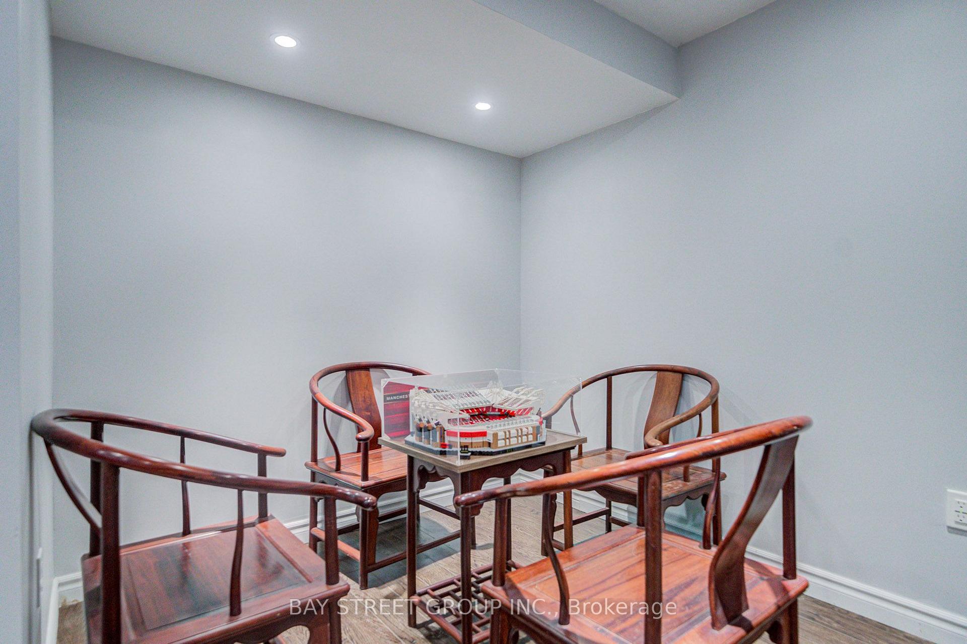 Photo 29 of 25 Waterton Crescent, Richmond Hill, Langstaff — HOMEH