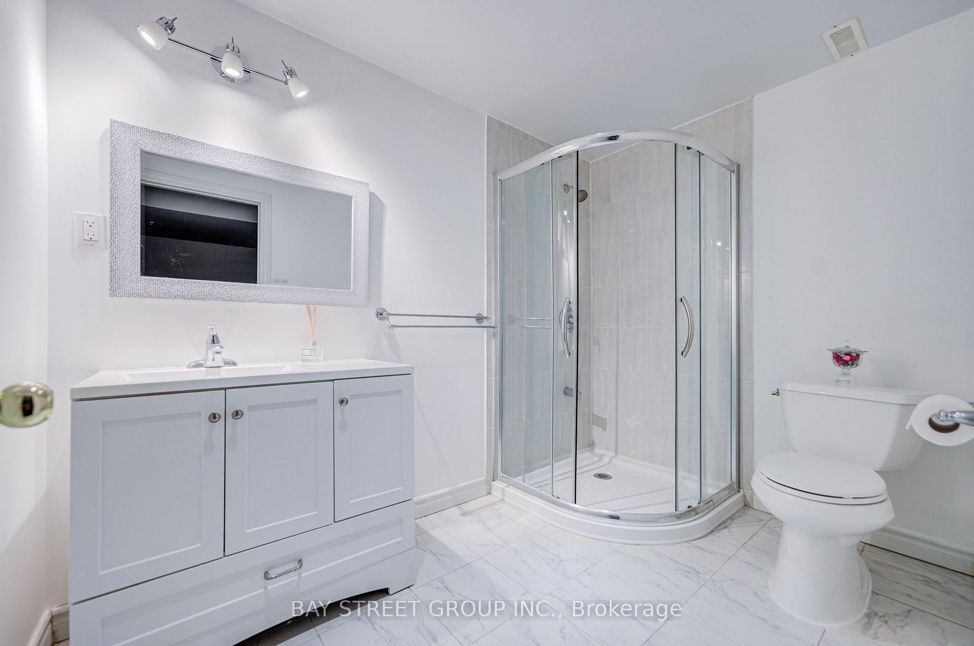 Photo 31 of 25 Waterton Crescent, Richmond Hill, Langstaff — HOMEH