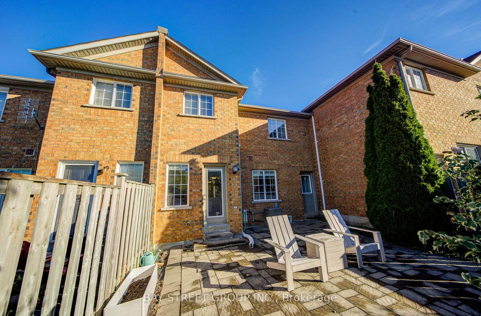 Photo 34 of 25 Waterton Crescent, Richmond Hill, Langstaff — HOMEH