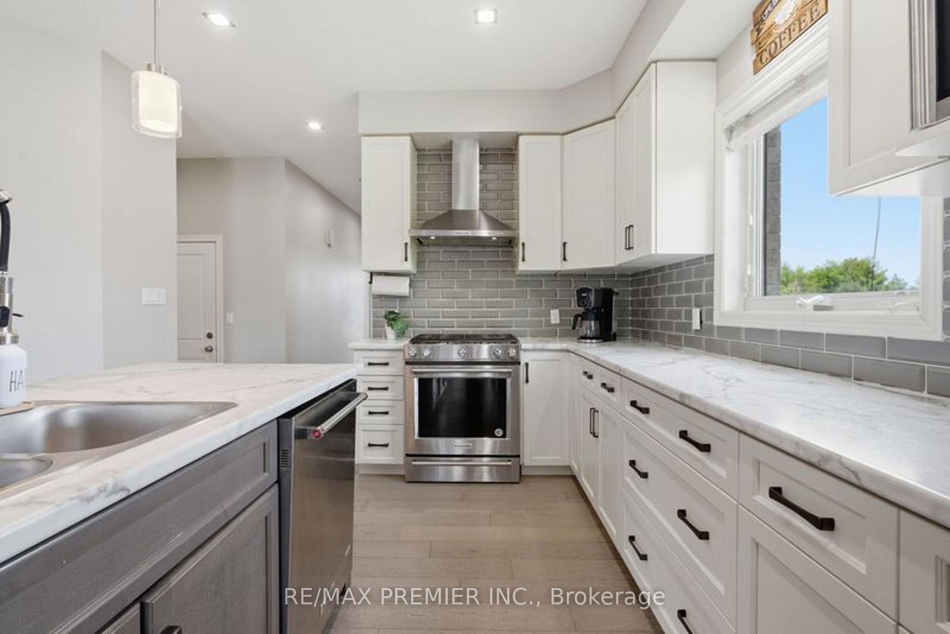 Photo 8 of 181 Dallan Drive, Guelph, Pineridge/Westminster Woods — HOMEH