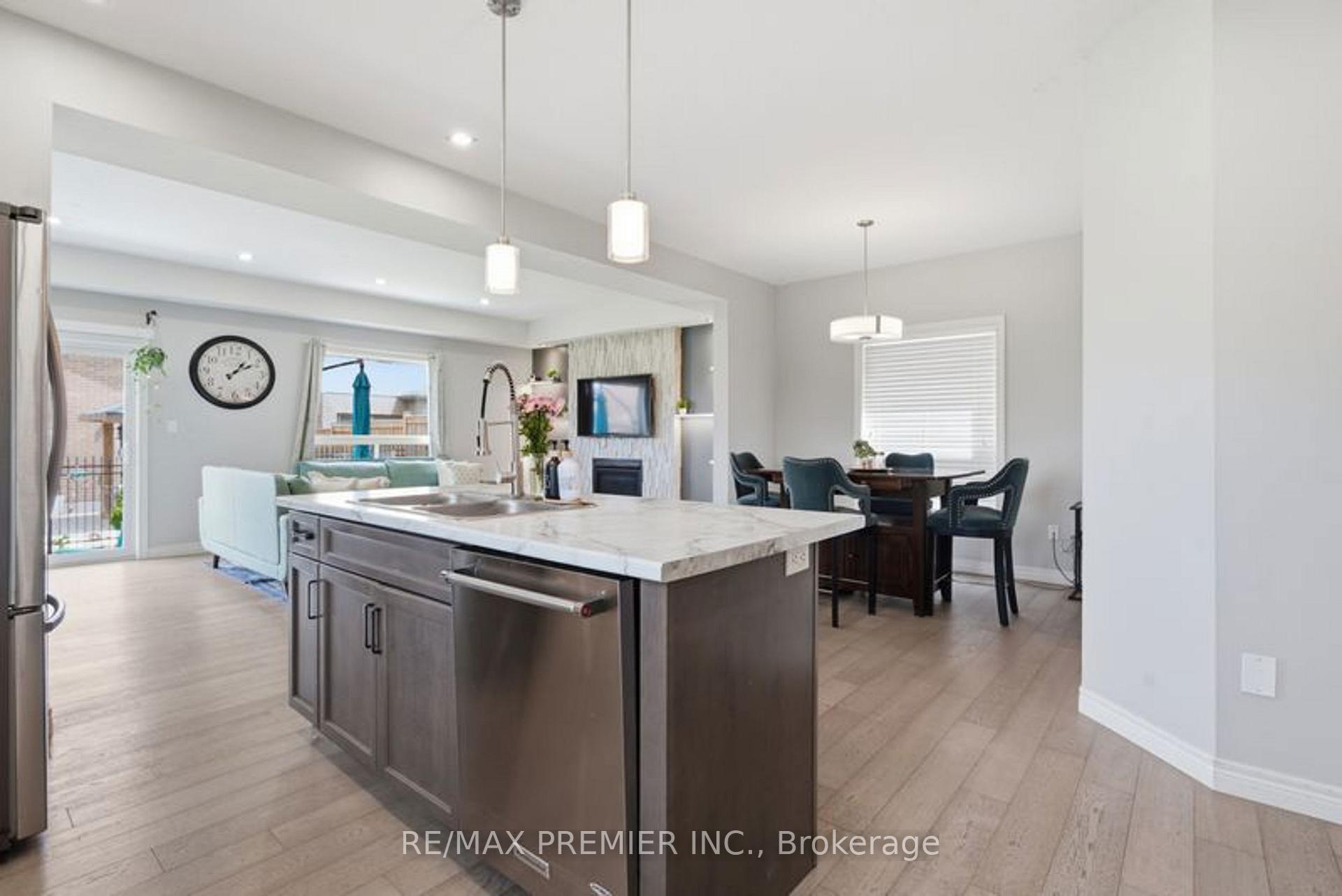 Photo 9 of 181 Dallan Drive, Guelph, Pineridge/Westminster Woods — HOMEH
