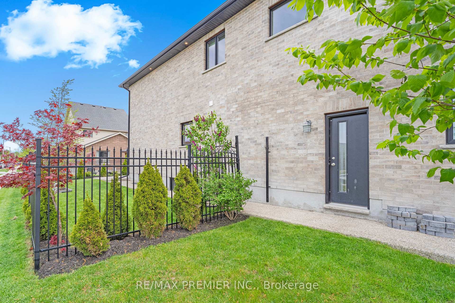 Photo 34 of 181 Dallan Drive, Guelph, Pineridge/Westminster Woods — HOMEH