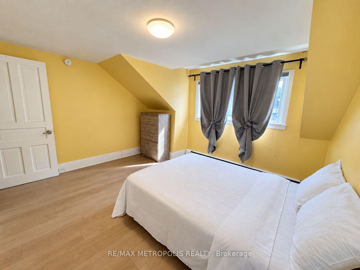 Photo 18 of 159 York Street, St. Catharines, Downtown — HOMEH