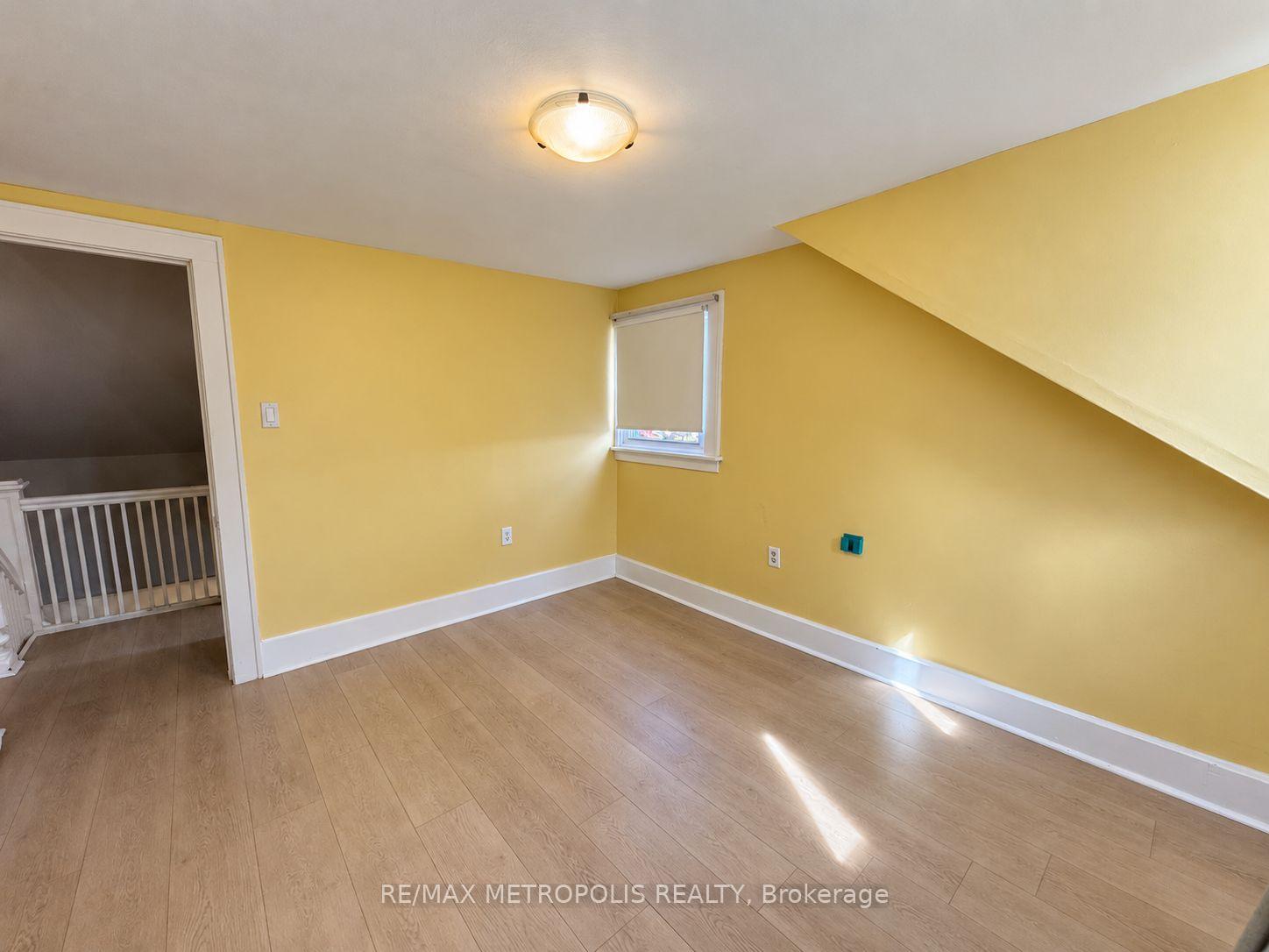 Photo 20 of 159 York Street, St. Catharines, Downtown — HOMEH