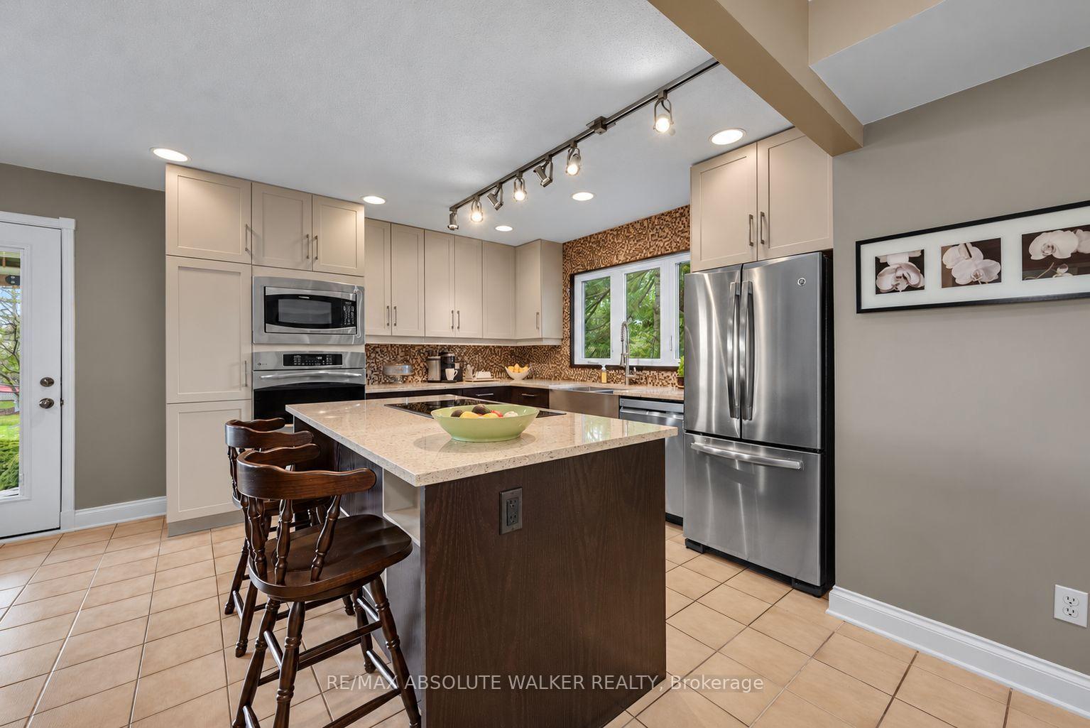 Photo 7 of 194 Wagon Drive, Ottawa, Dunrobin Shores — HOMEH