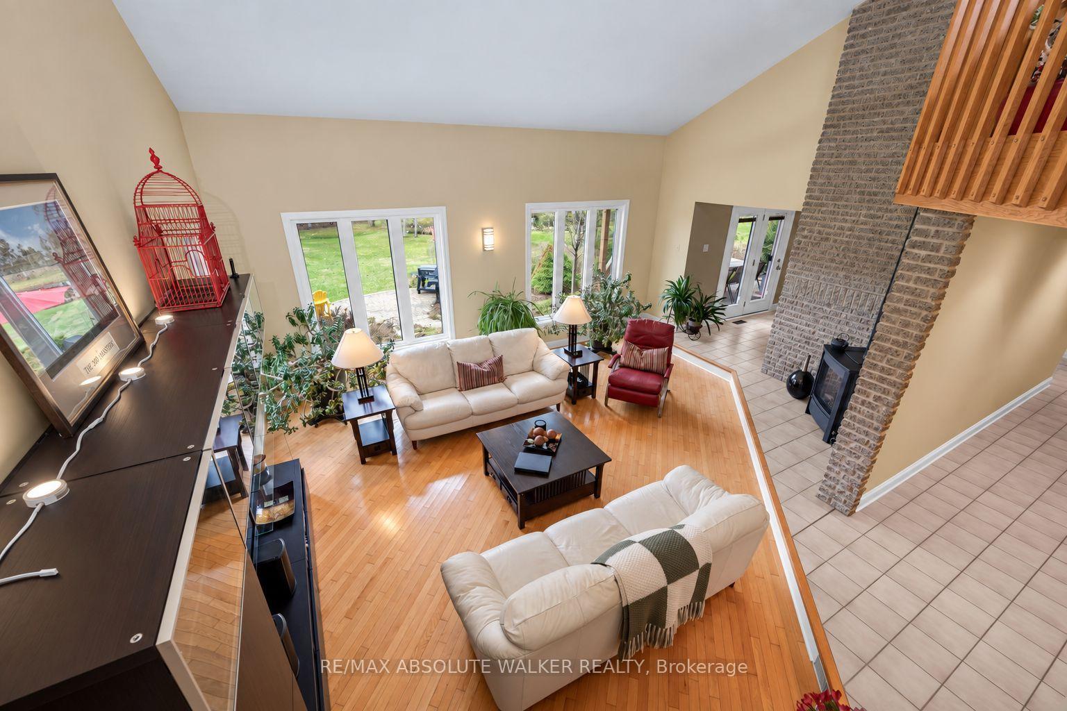 Photo 17 of 194 Wagon Drive, Ottawa, Dunrobin Shores — HOMEH