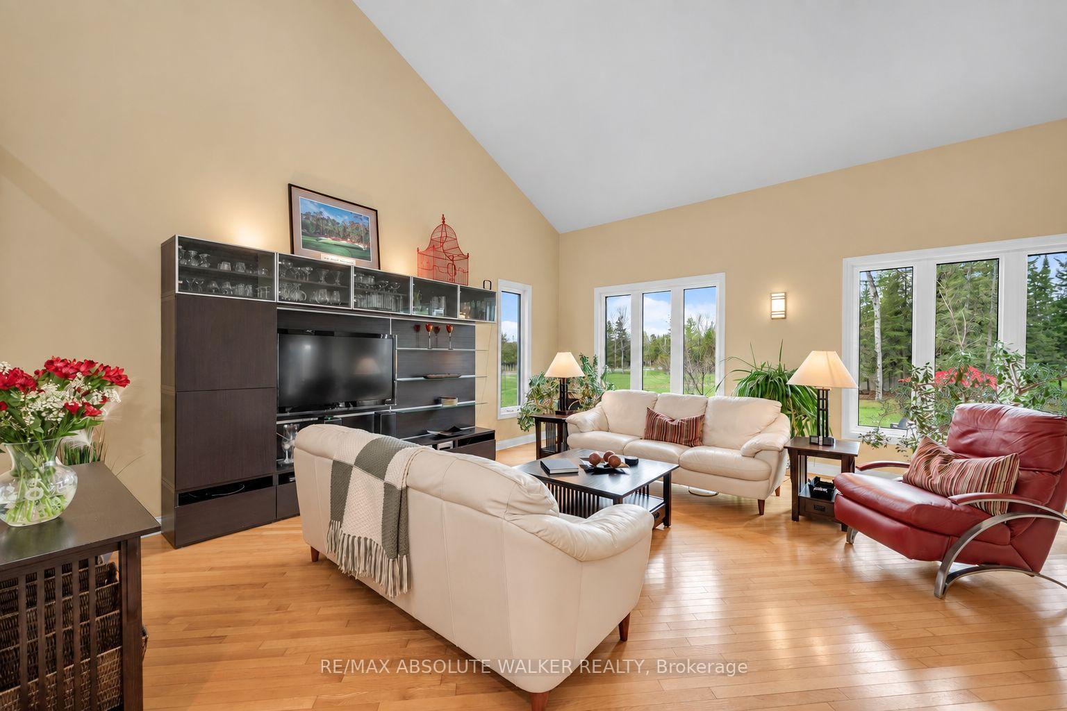 Photo 15 of 194 Wagon Drive, Ottawa, Dunrobin Shores — HOMEH