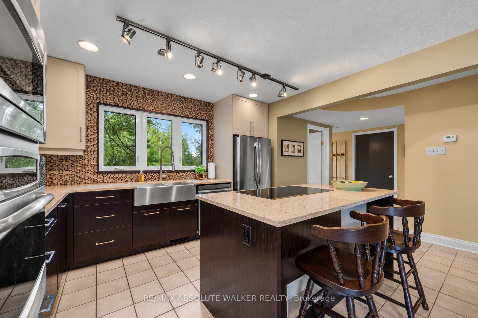 Photo 19 of 194 Wagon Drive, Ottawa, Dunrobin Shores — HOMEH