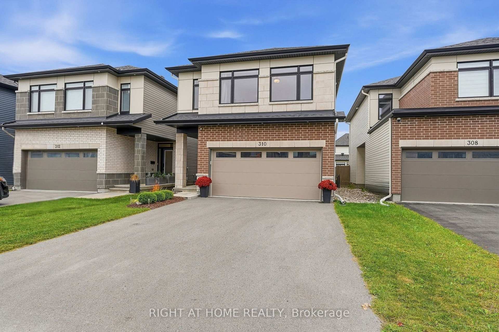 Photo 3 of 310 Chamomile Way, Ottawa, Leitrim — HOMEH