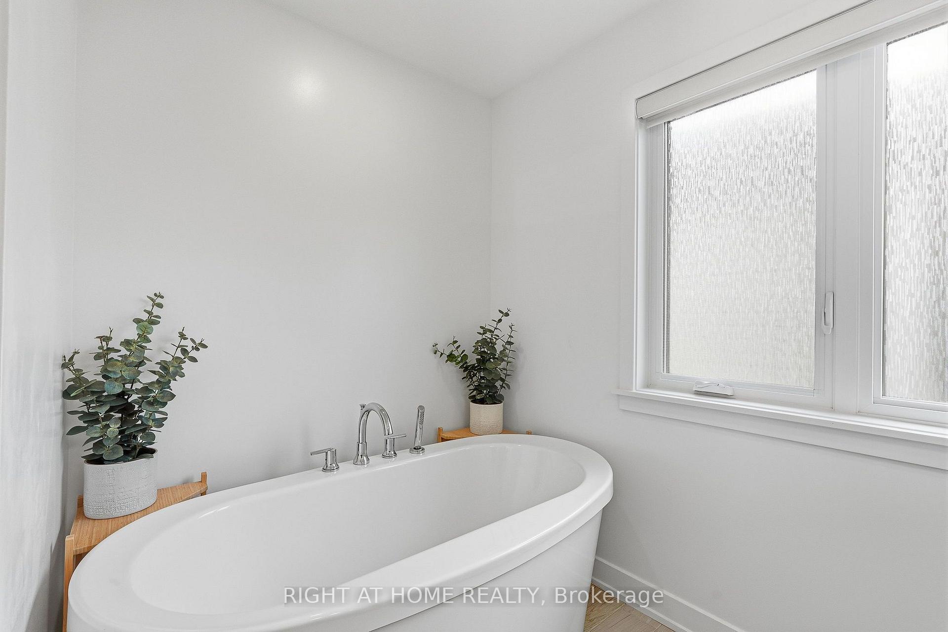 Photo 32 of 310 Chamomile Way, Ottawa, Leitrim — HOMEH
