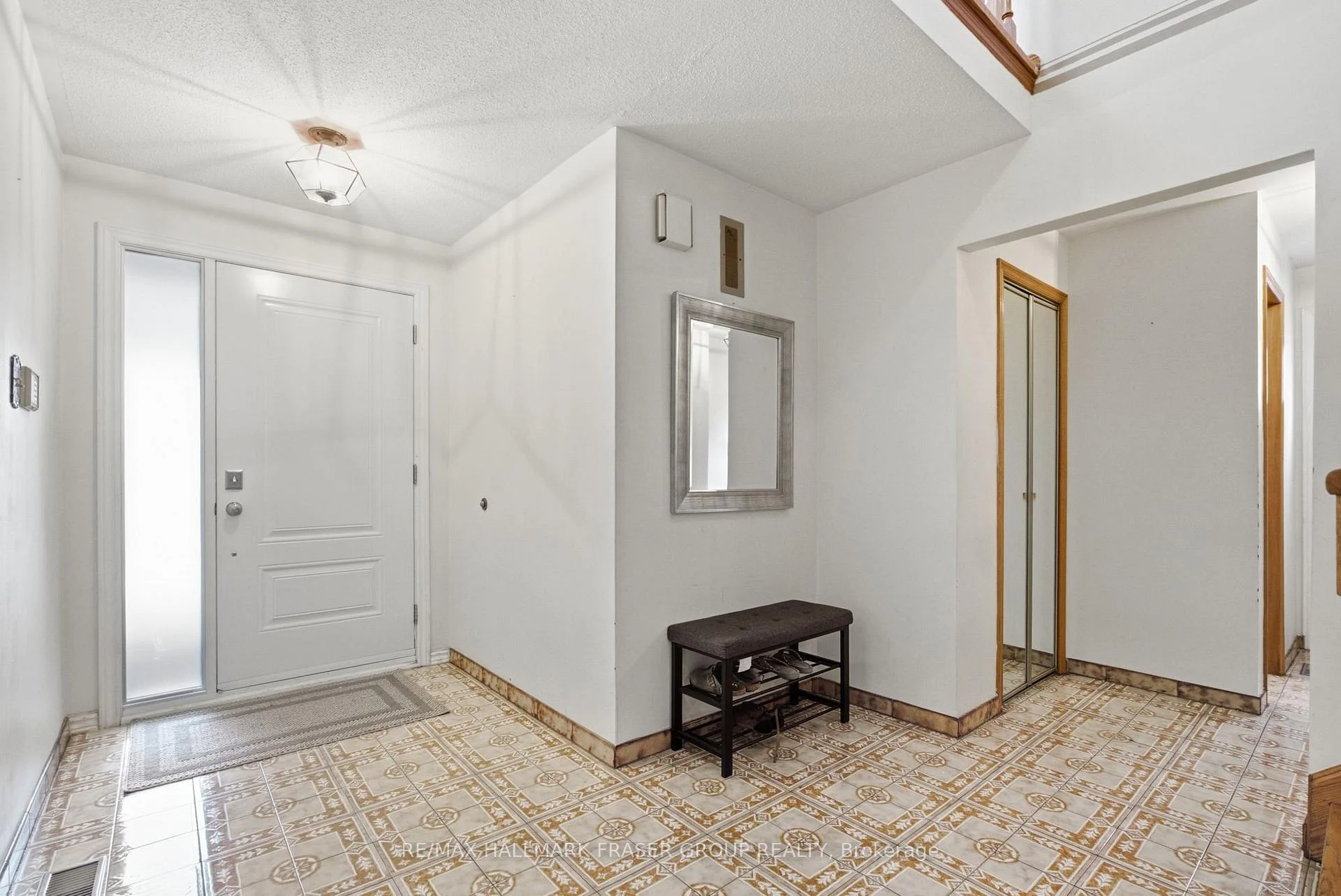 Photo 4 of 3 Morbank Drive, Scarborough, Steeles — HOMEH