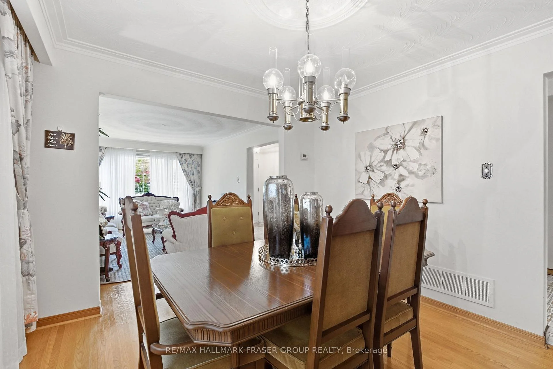 Photo 11 of 3 Morbank Drive, Scarborough, Steeles — HOMEH