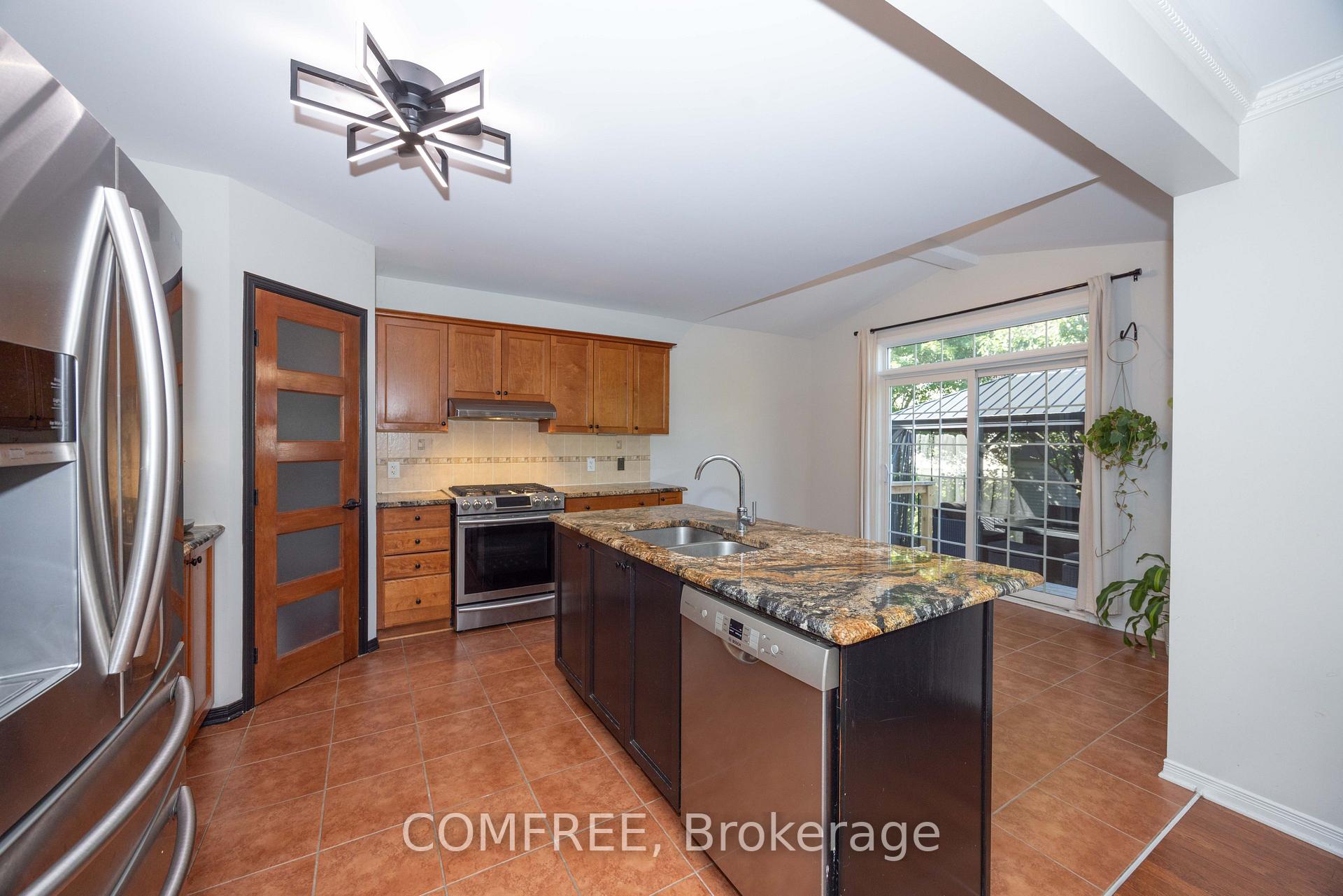 Photo 11 of 306 Wild Iris Avenue, Ottawa, Elmvale Acres/Urbandale — HOMEH