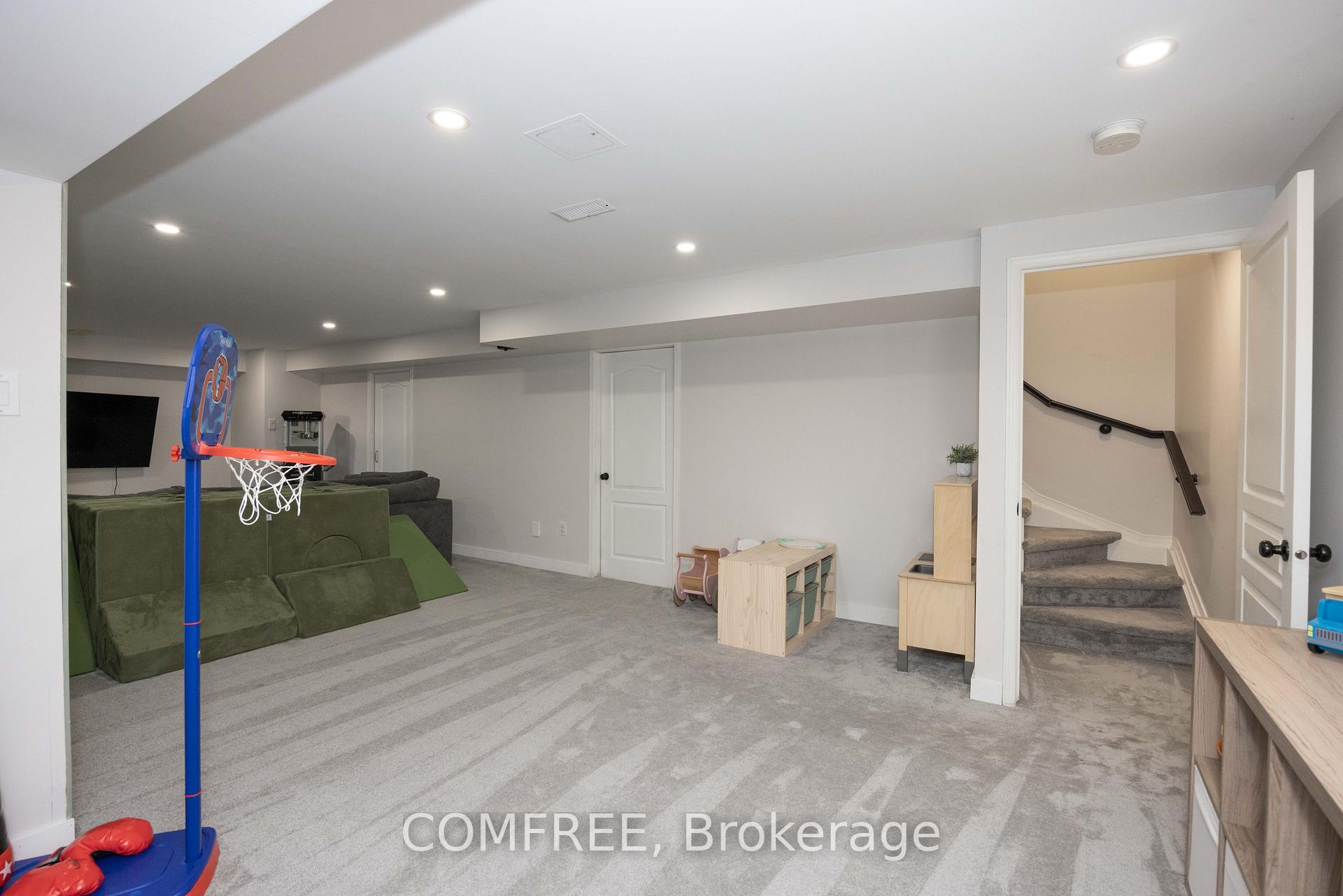 Photo 32 of 306 Wild Iris Avenue, Ottawa, Elmvale Acres/Urbandale — HOMEH