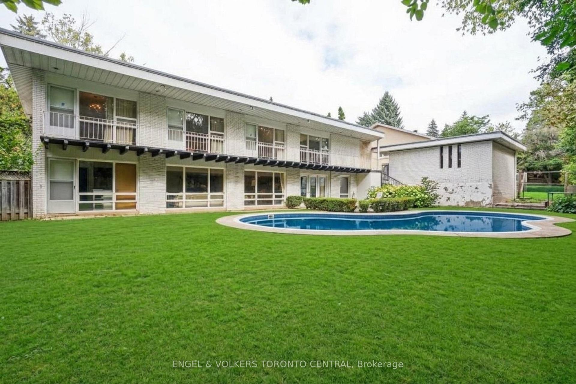 Photo 11 of 11 Suncrest Drive, North York, Bridle Path-Sunnybrook-York Mills — HOMEH