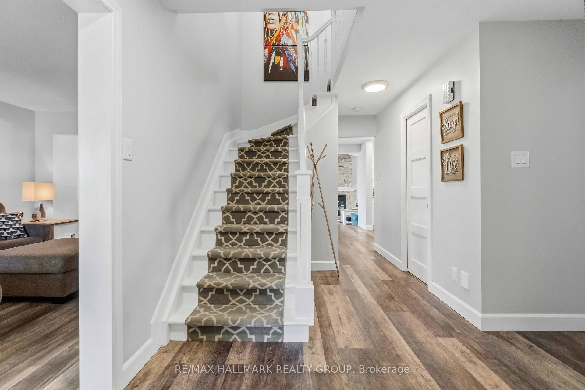 Photo 5 of 1920 Leclair Crescent, Ottawa, Queenswood Heights South — HOMEH