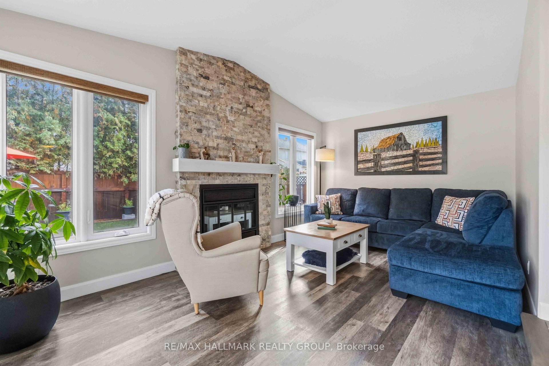 Photo 18 of 1920 Leclair Crescent, Ottawa, Queenswood Heights South — HOMEH