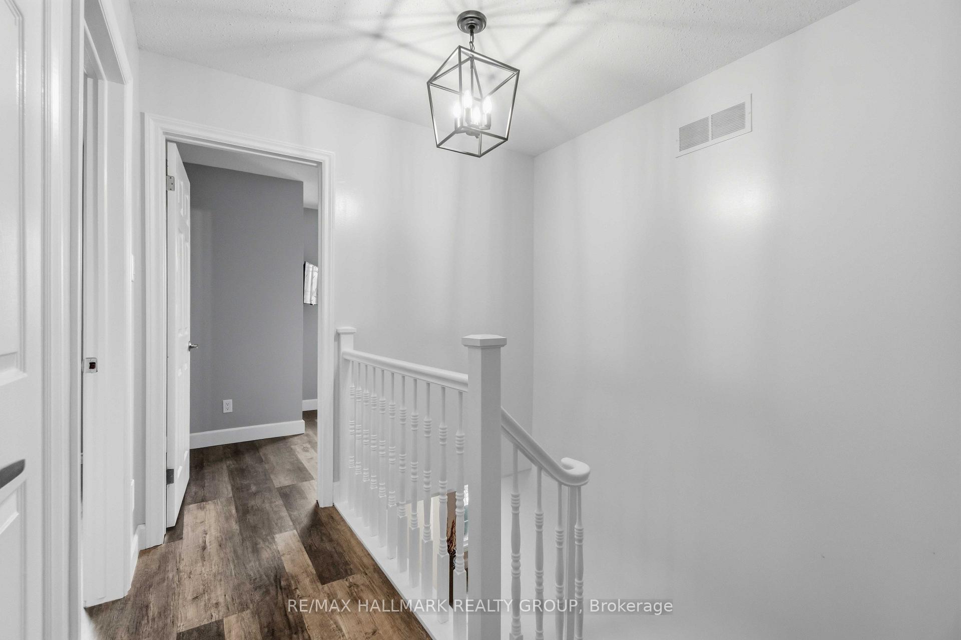 Photo 21 of 1920 Leclair Crescent, Ottawa, Queenswood Heights South — HOMEH