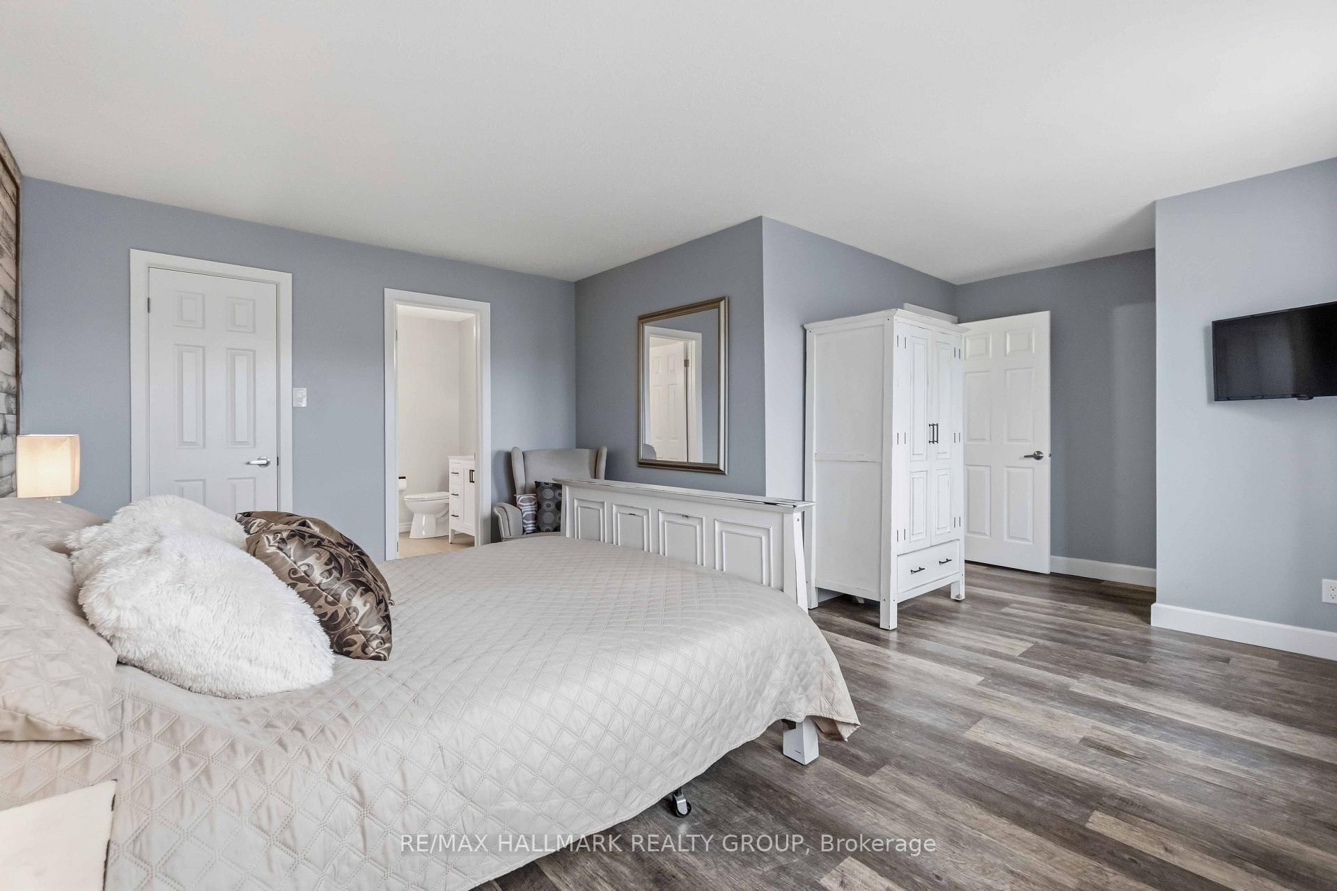Photo 22 of 1920 Leclair Crescent, Ottawa, Queenswood Heights South — HOMEH